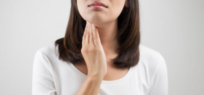 Conoce las señales que pueden alertar problemas a la tiroides en mujeres