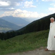 ¿Quién fue Benedicto XVI?: 10 claves sobre la vida del papa emérito