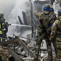 Bombardeos rusos contra Jersón dejan 3 civiles muertos