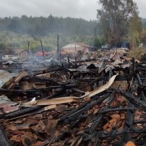 Encapuchados realizan ataque incendiario en Lautaro: queman oficina y maquinaria de empresa de áridos