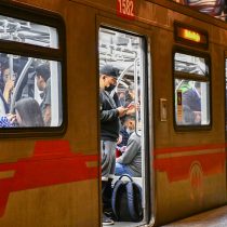 Metro de Santiago informa suspensión del servicio en parte de la Línea 5 por persona en la vía