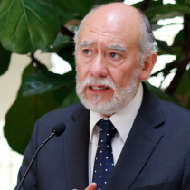 Senador Flores (DC) por retiro de las Isapres de la mesa de negociación: 