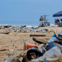 Más del 80% de los latinoamericanos está muy preocupado en torno a la contaminación por plásticos