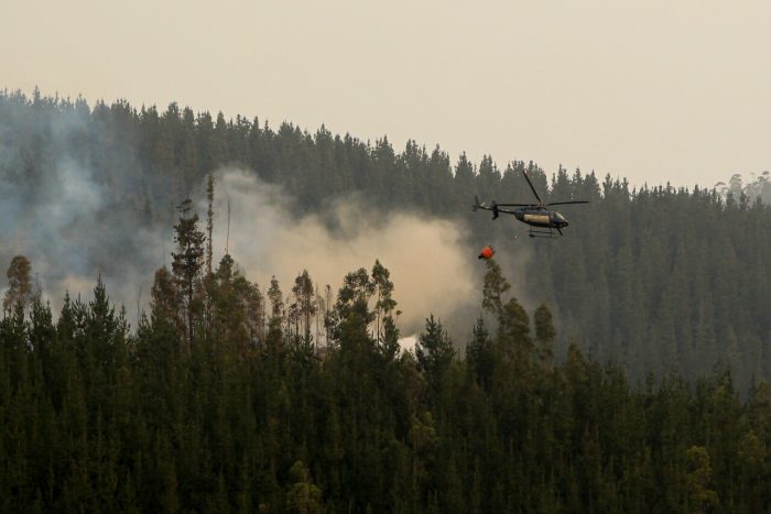 Piloto español denuncia que vecinos de Yumbel no dejan sacar agua de sus piscinas para combatir incendios forestales: «Me parece un acto incívico» Piloto español denuncia que vecinos de Yumbel no dejan sacar agua de sus piscinas para combatir incendios forestales: