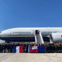 Más de 80 brigadistas y bomberos de Francia llegan a Chile para reforzar combate contra incendios forestales