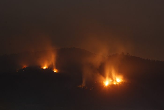 Gobierno informa 90 incendios forestales en combate y detenidos llegan a 28