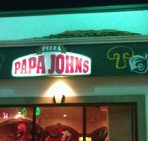 Nicolás Ibáñez pone Papa John's en venta; la Casa Blanca sale al rescate y los mercados respiran aliviados