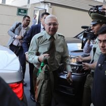 General de Carabineros guarda silencio en interrogatorio por «omisión» de impedir apremios ilegítimos durante estallido social