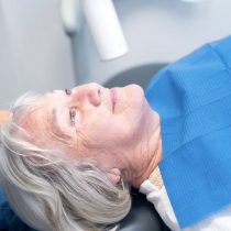 Las desalentadoras cifras sobre el daño a la dentadura en adultos mayores