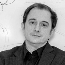 Arquitecto Iván Poduje: «Con el sistema actual, el Transantiago debería estatizarse porque la función de los privados es cero»