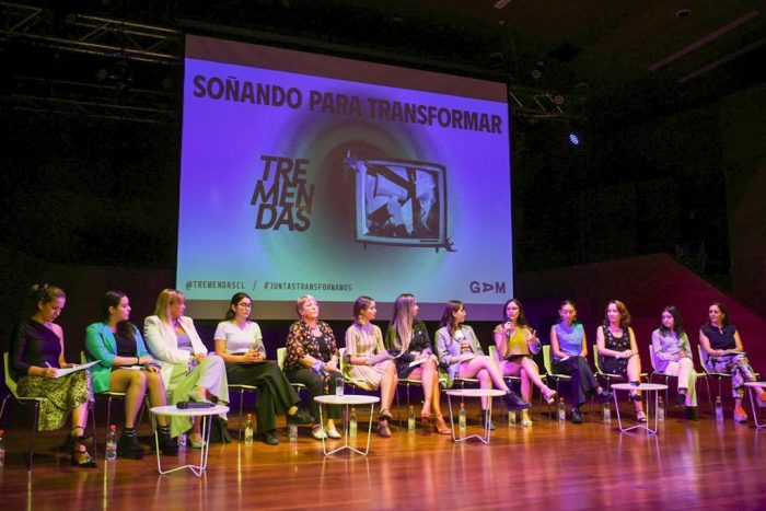 «Soñando para transformar»: encuentro sobre liderazgo femenino contó con Michelle Bachelet, Camila Vallejo, Ángela Vivanco y Rosario Navarro